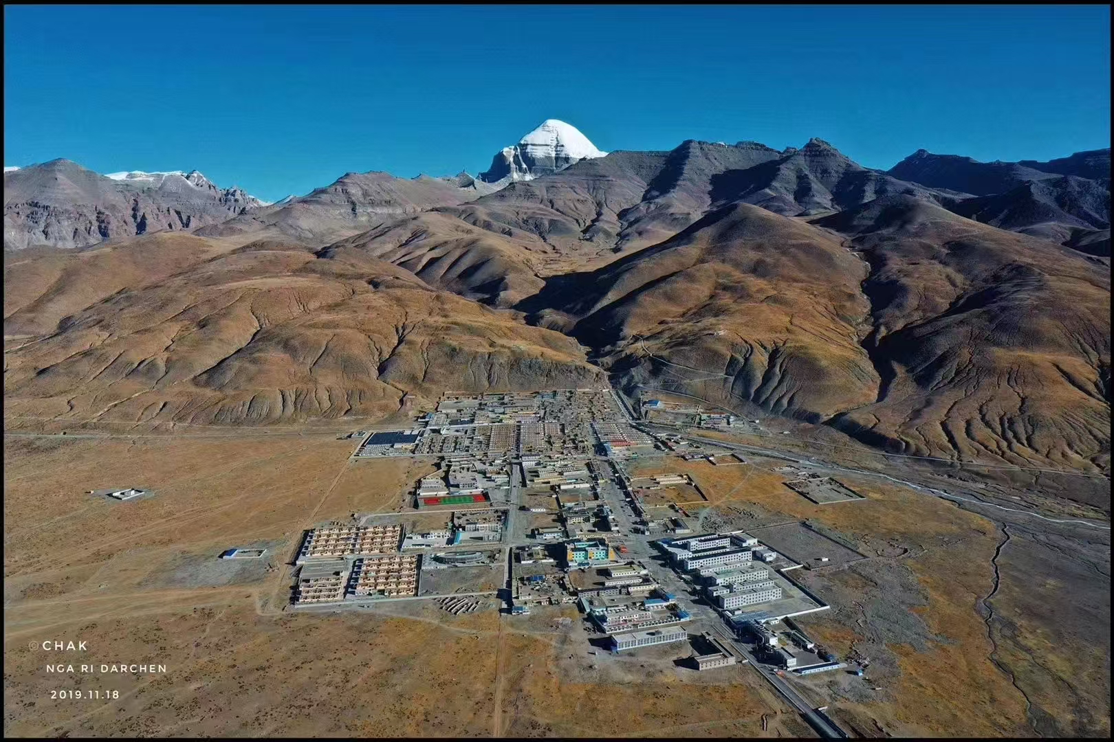 塔尔钦全貌.1mp4.jpg